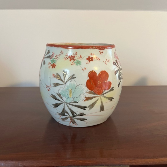 Vintage Handpainted Chinese Cachepot - Picture 3 of 7